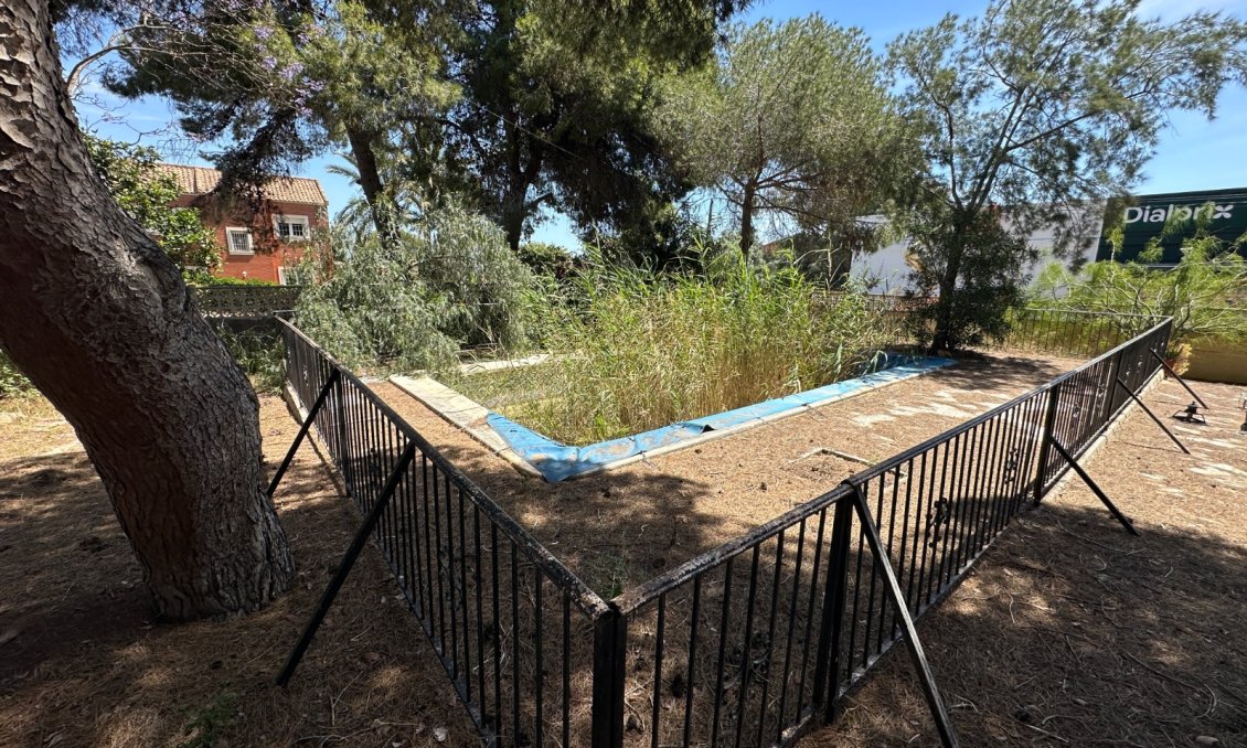Resale - Villa -
Torrevieja - Costa Blanca