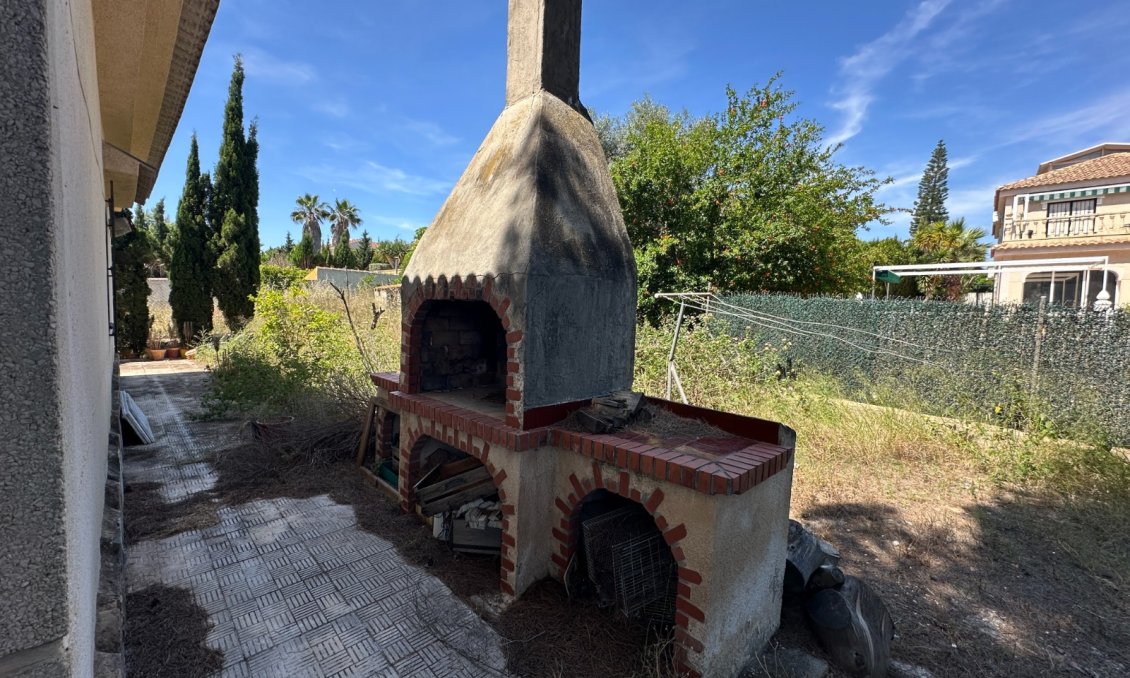 Resale - Villa -
Torrevieja - Costa Blanca