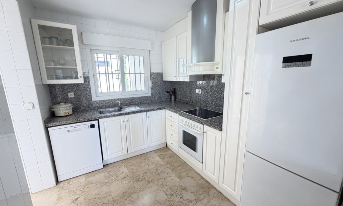 Resale - Villa -
Las Ramblas Golf - Inland