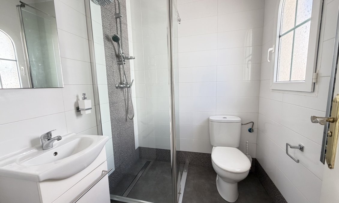 Resale - Villa -
Las Ramblas Golf - Inland