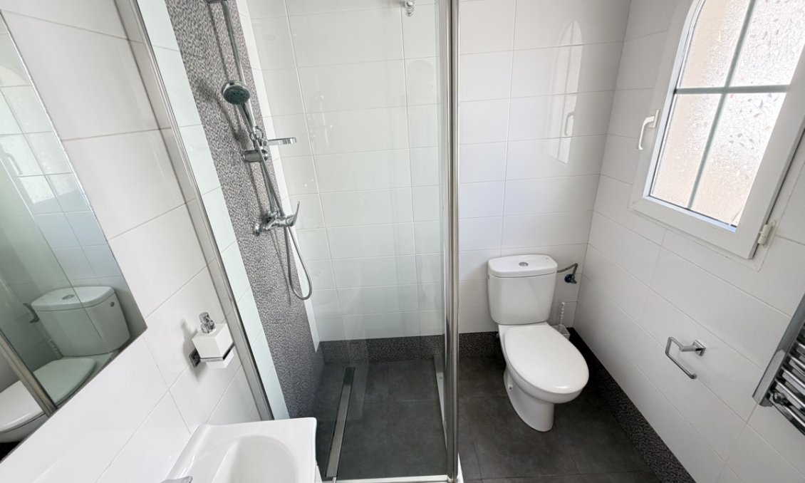 Resale - Villa -
Las Ramblas Golf - Inland