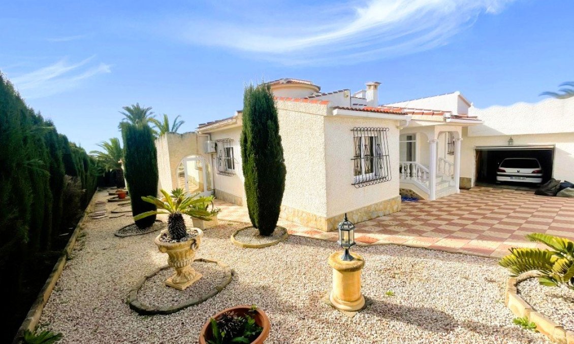Resale - Villa -
Ciudad Quesada - Costa Blanca