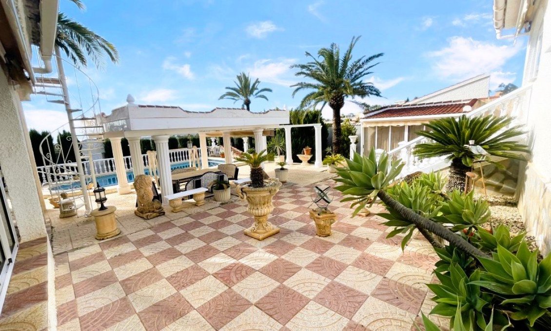 Resale - Villa -
Ciudad Quesada - Costa Blanca