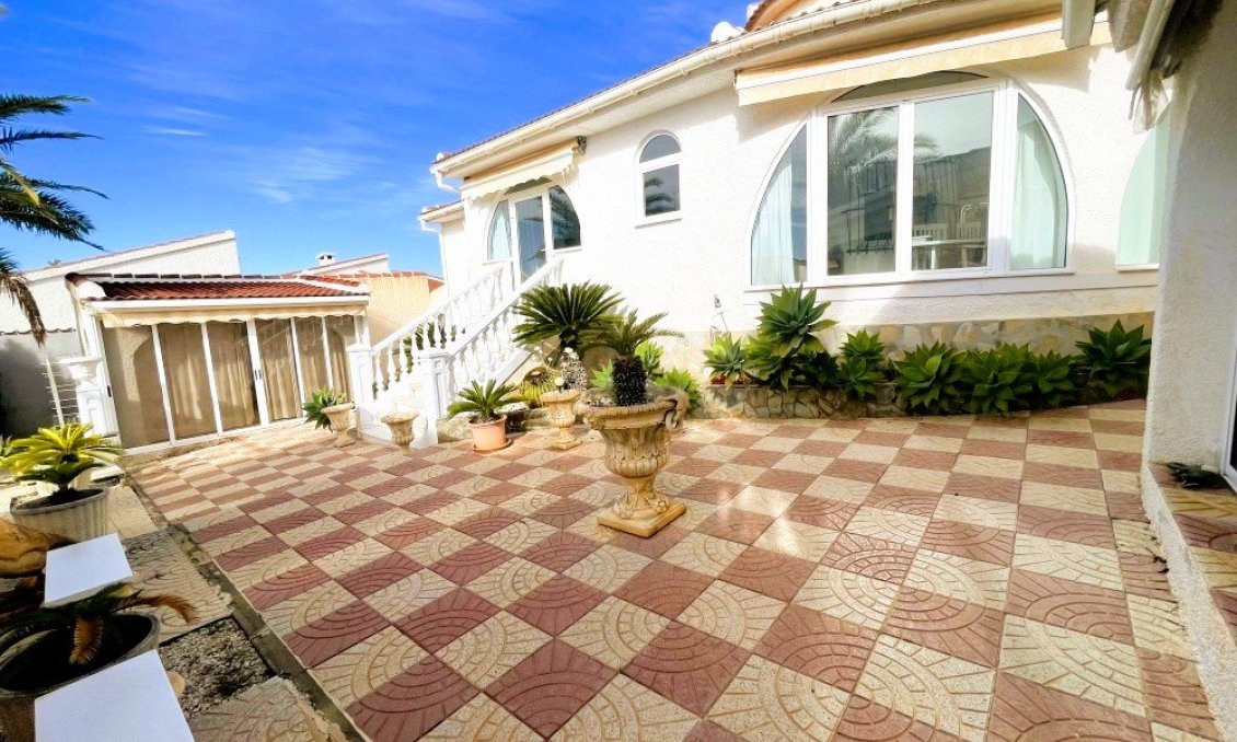 Resale - Villa -
Ciudad Quesada - Costa Blanca