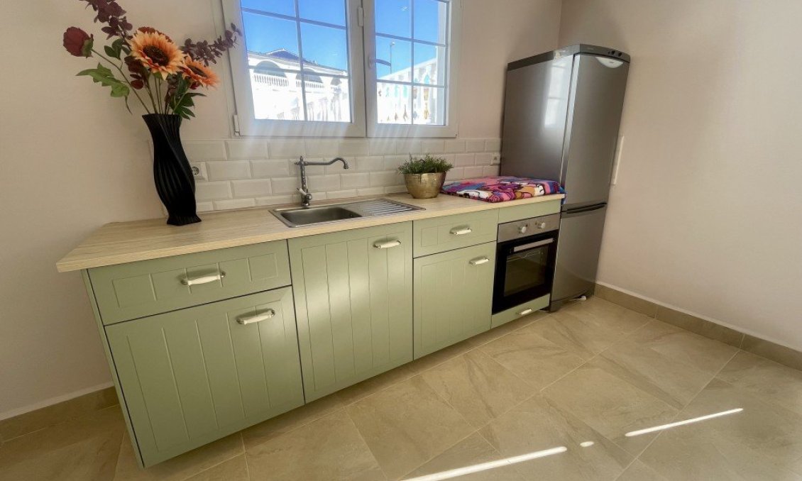 Resale - Villa -
Urb. La Marina - Inland