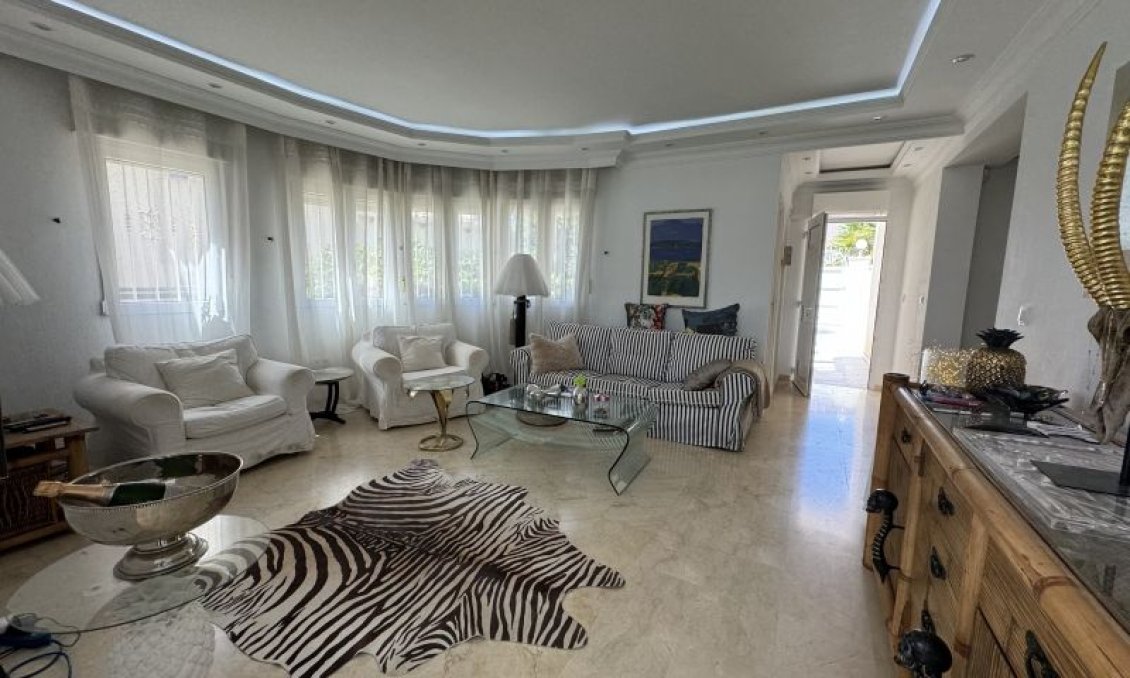 Wiederverkauf - Villa -
Orihuela Costa - Costa Blanca