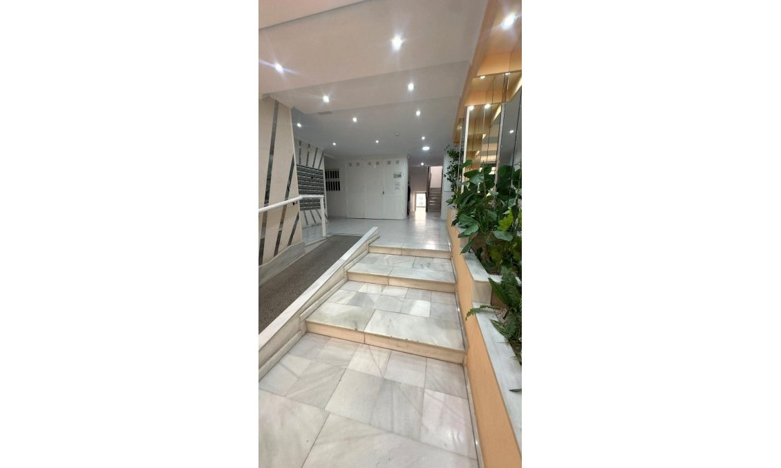 Wiederverkauf - Wohnung -
Torrevieja - Acequion