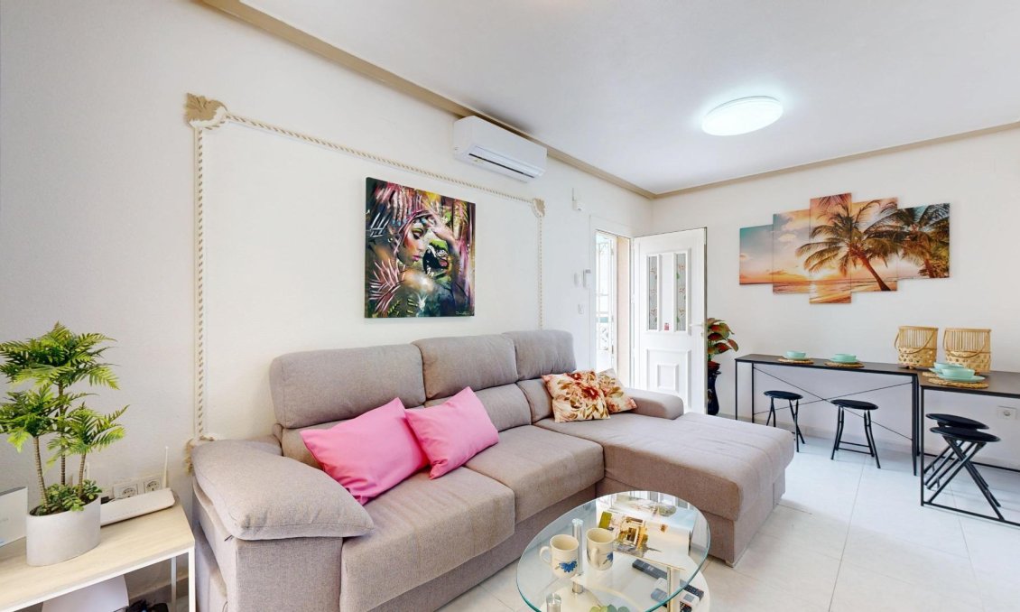 Revente - Villa / Jumelée -
San Miguel de Salinas - 03193