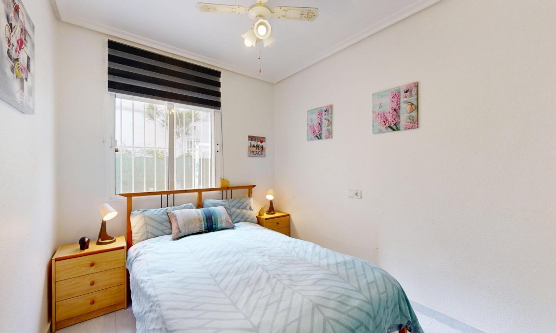 Revente - Villa / Jumelée -
San Miguel de Salinas - 03193