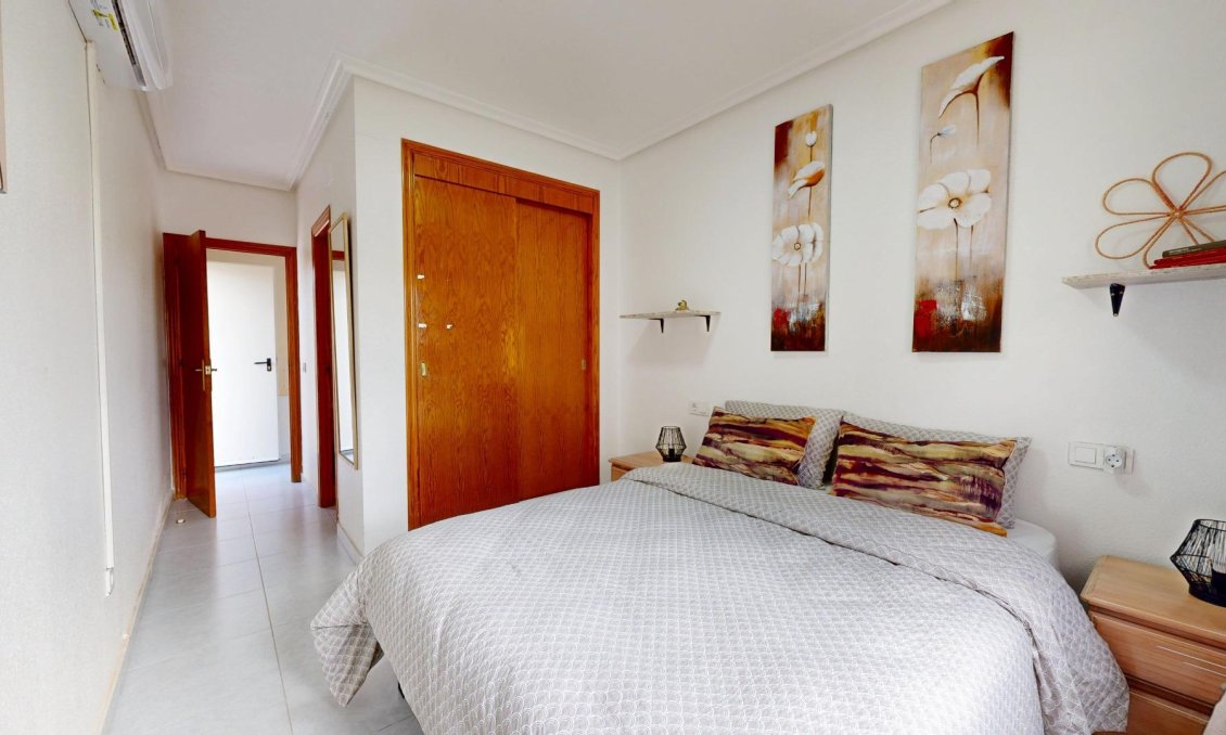 Revente - Villa / Jumelée -
San Miguel de Salinas - 03193