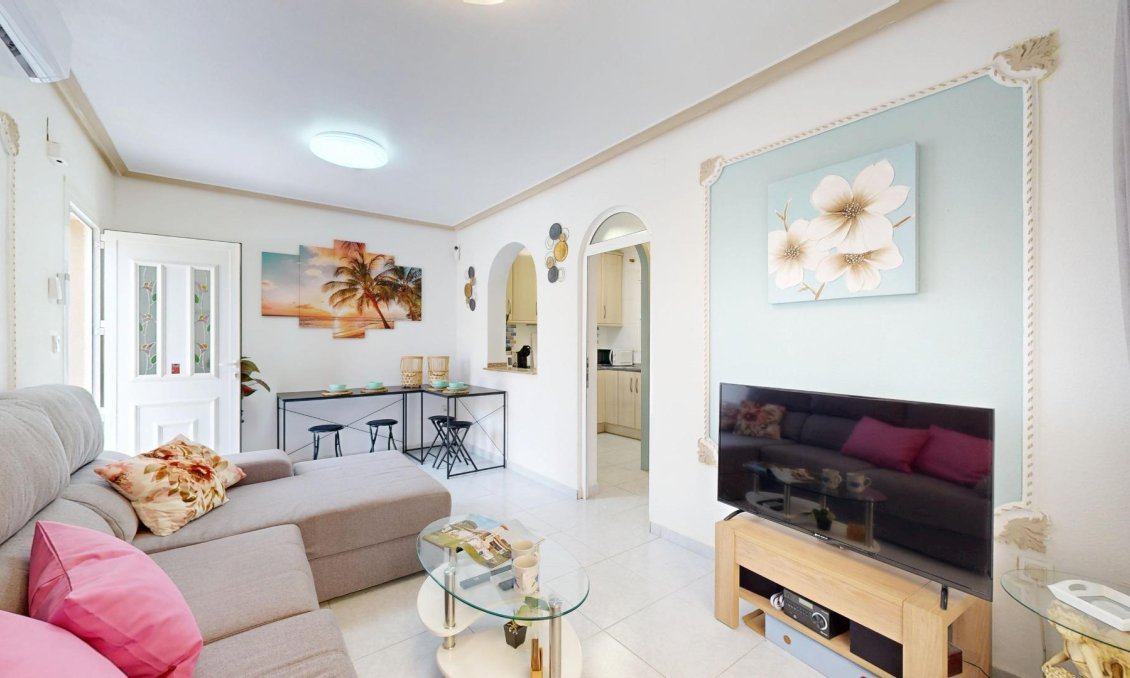 Revente - Villa / Jumelée -
San Miguel de Salinas - 03193