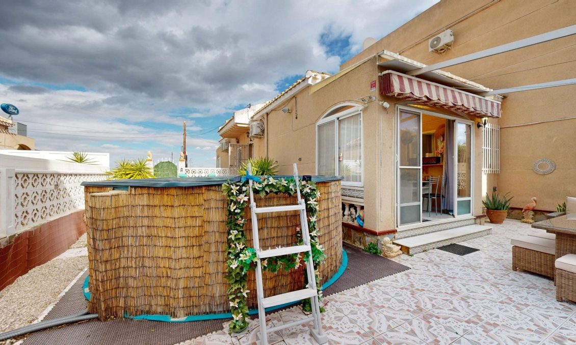 Revente - Villa / Jumelée -
San Miguel de Salinas - 03193