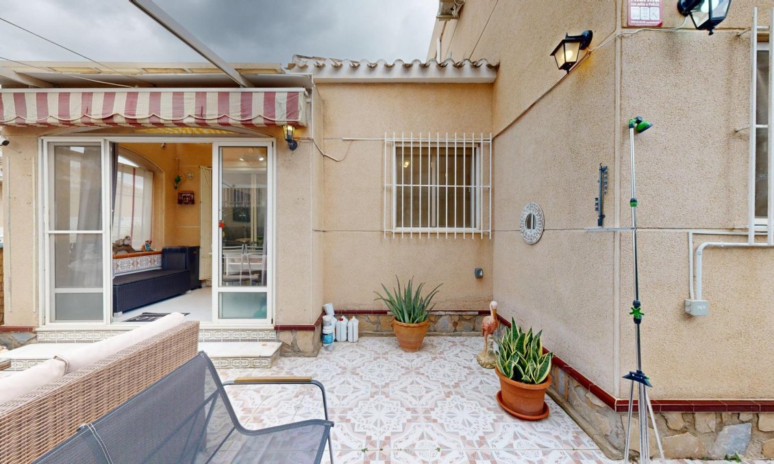 Revente - Villa / Jumelée -
San Miguel de Salinas - 03193