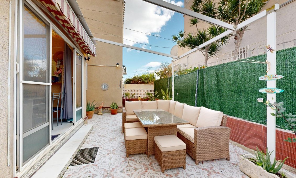 Revente - Villa / Jumelée -
San Miguel de Salinas - 03193