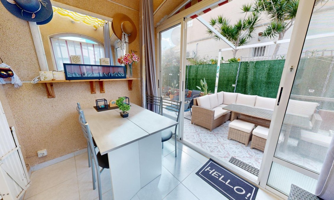 Revente - Villa / Jumelée -
San Miguel de Salinas - 03193