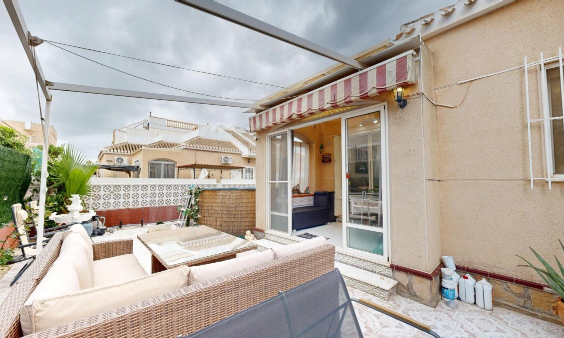 Revente - Villa / Jumelée -
San Miguel de Salinas - 03193