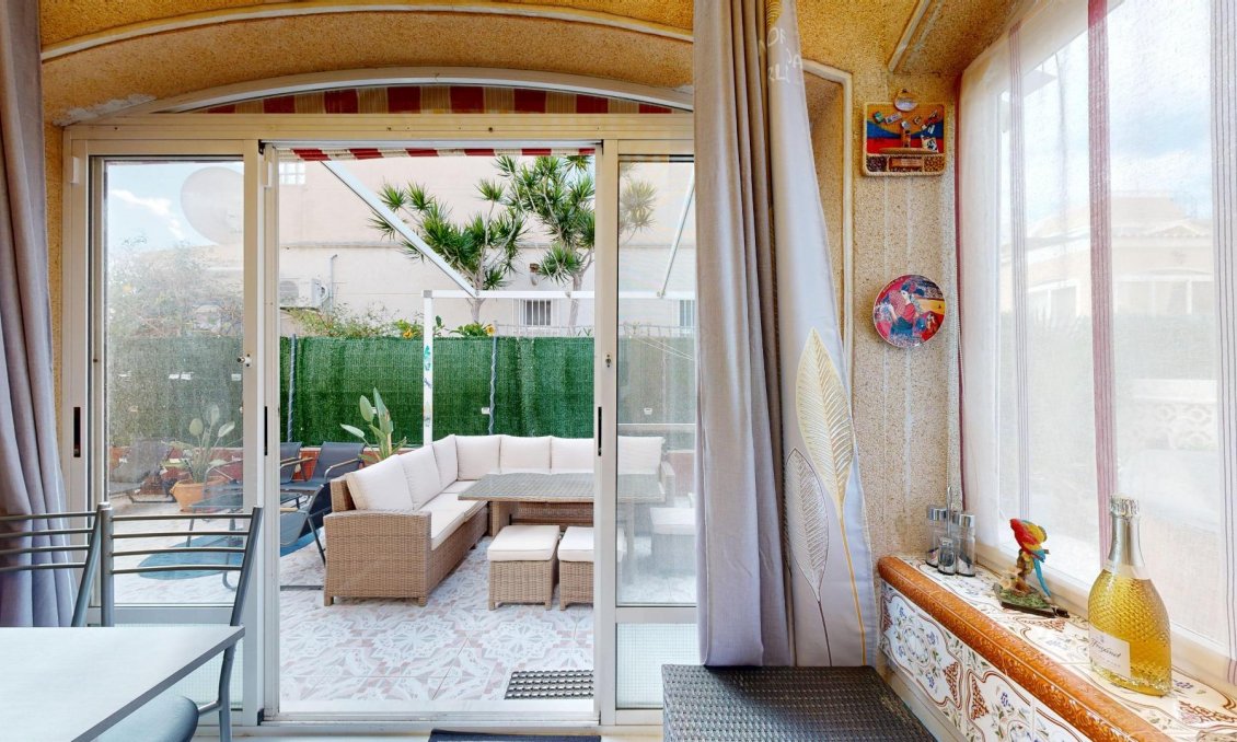 Revente - Villa / Jumelée -
San Miguel de Salinas - 03193
