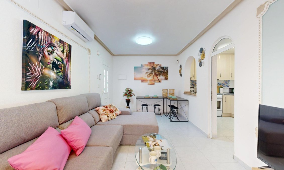 Revente - Villa / Jumelée -
San Miguel de Salinas - 03193