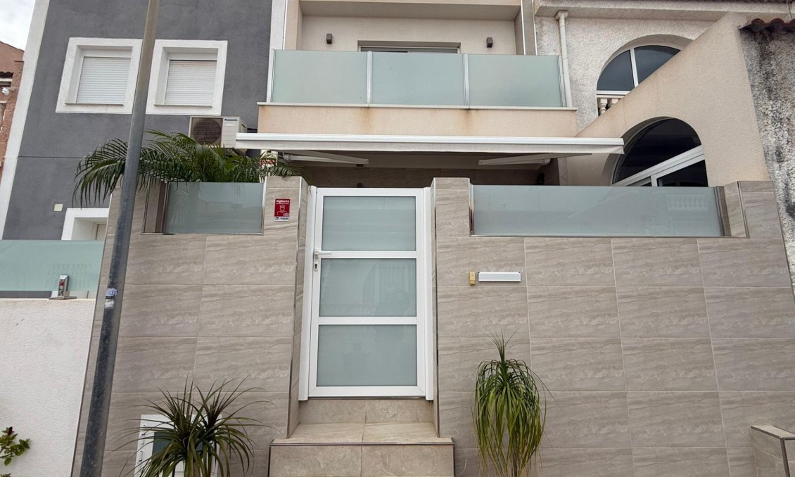 Resale - Townhouse -
Torrevieja - El Chaparral