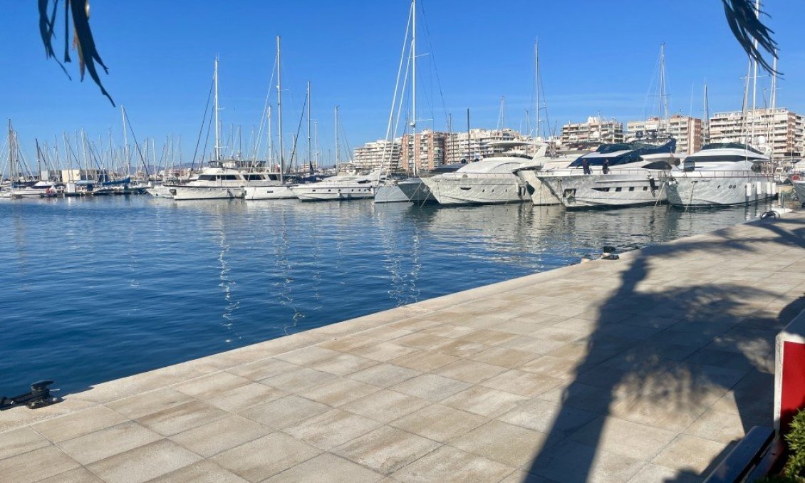 Resale - Apartment -
Santa Pola - Costa Blanca