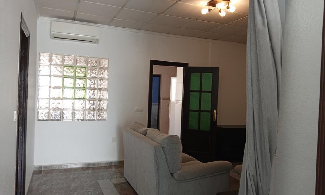 Resale - Villa / Semi semi-detached -
Los Montesinos - PUEBLO CENTRO