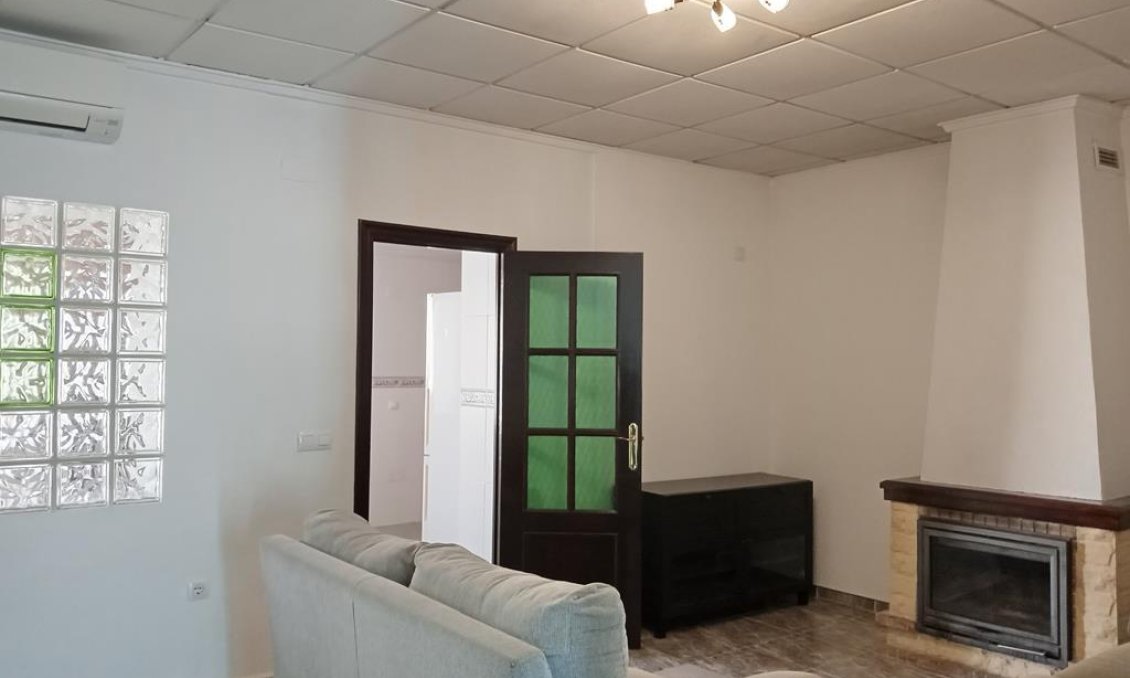 Resale - Villa / Semi semi-detached -
Los Montesinos - PUEBLO CENTRO