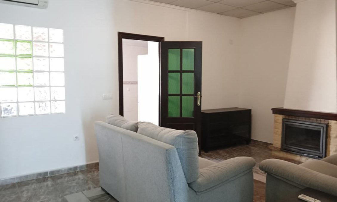 Resale - Villa / Semi semi-detached -
Los Montesinos - PUEBLO CENTRO