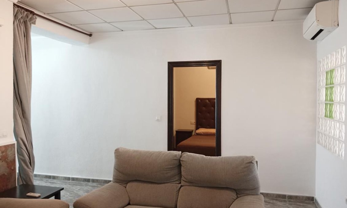 Resale - Villa / Semi semi-detached -
Los Montesinos - PUEBLO CENTRO