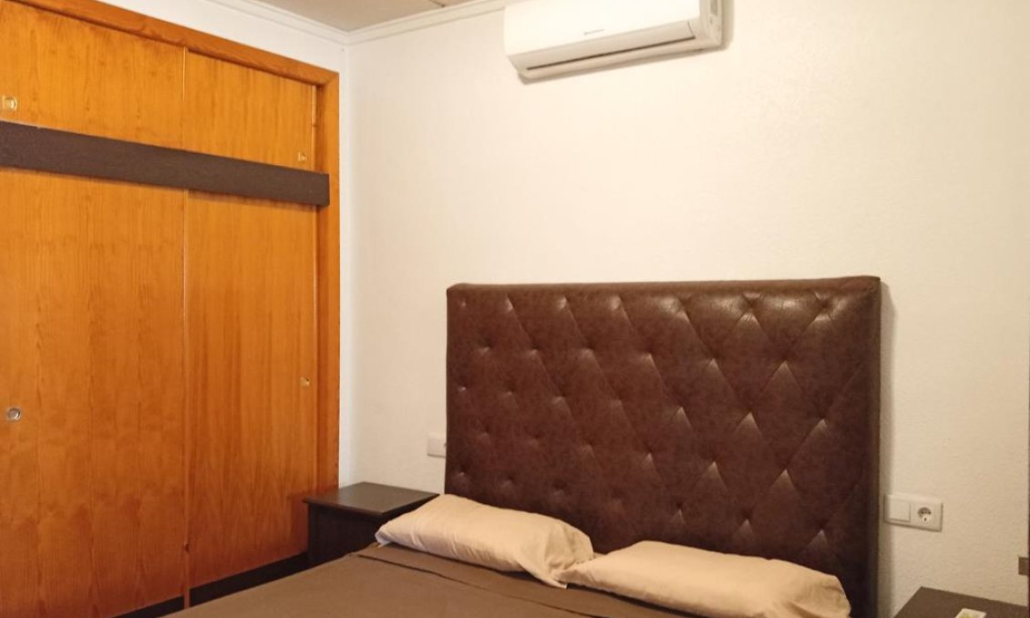 Resale - Villa / Semi semi-detached -
Los Montesinos - PUEBLO CENTRO