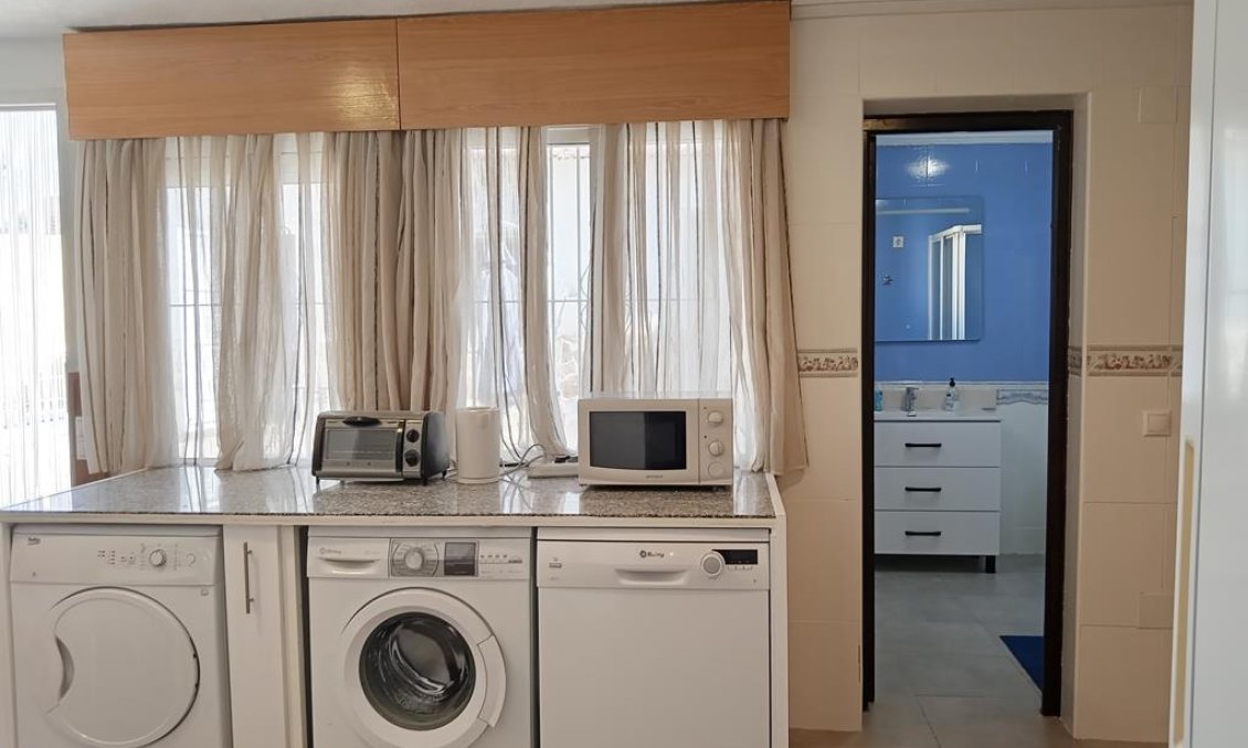 Resale - Villa / Semi semi-detached -
Los Montesinos - PUEBLO CENTRO