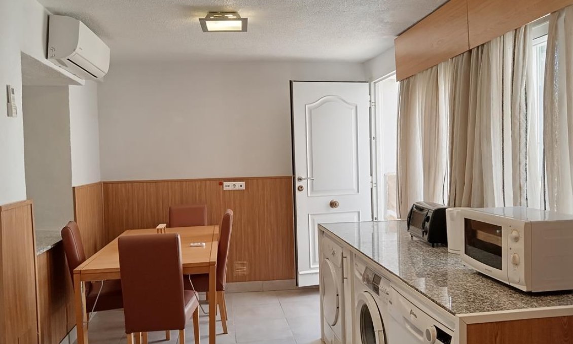 Resale - Villa / Semi semi-detached -
Los Montesinos - PUEBLO CENTRO