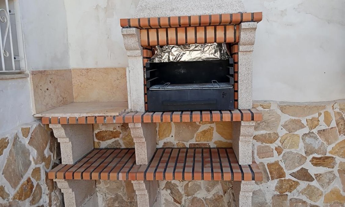 Resale - Villa / Semi semi-detached -
Los Montesinos - PUEBLO CENTRO