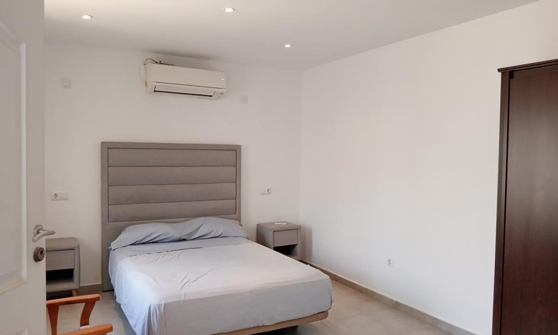Resale - Villa / Semi semi-detached -
Los Montesinos - PUEBLO CENTRO