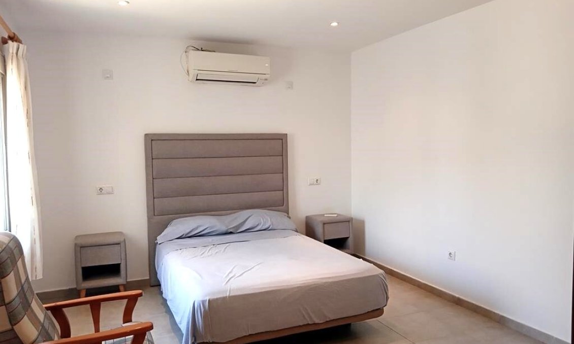 Resale - Villa / Semi semi-detached -
Los Montesinos - PUEBLO CENTRO