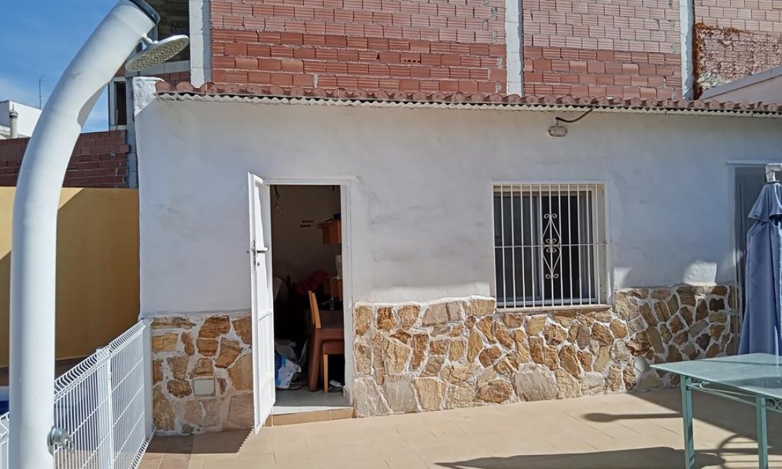 Resale - Villa / Semi semi-detached -
Los Montesinos - PUEBLO CENTRO