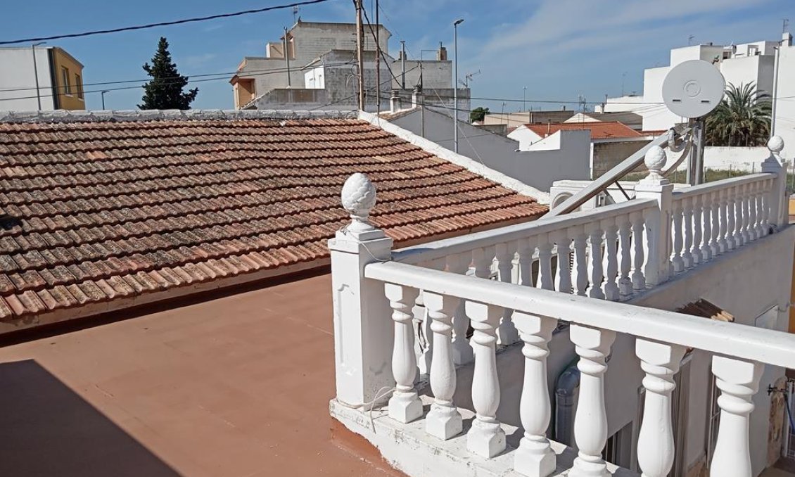 Resale - Villa / Semi semi-detached -
Los Montesinos - PUEBLO CENTRO