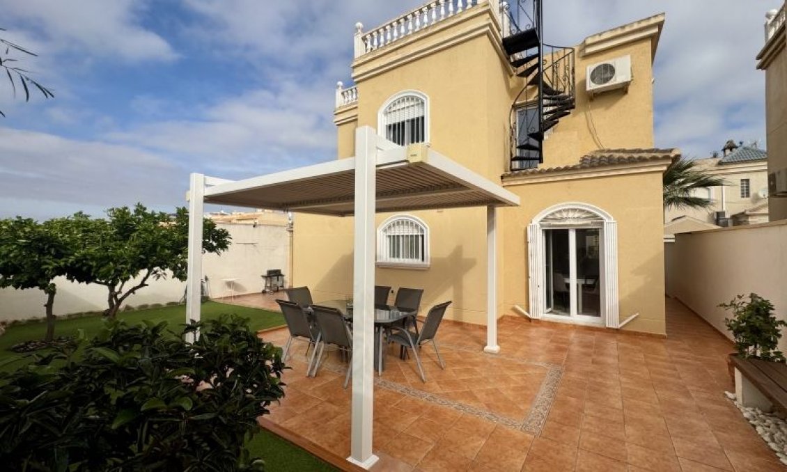 Wiederverkauf - Villa -
Torrevieja - Costa Blanca