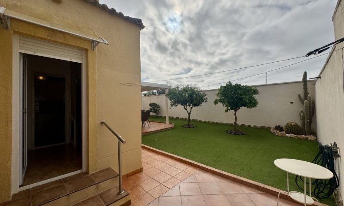 Wiederverkauf - Villa -
Torrevieja - Costa Blanca
