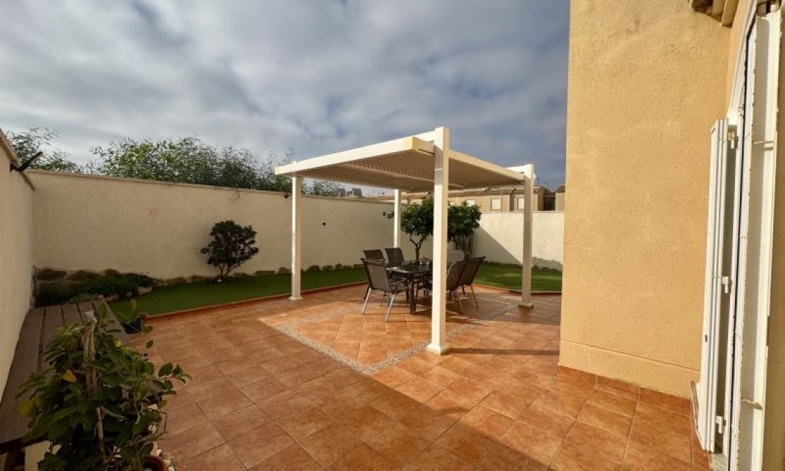 Wiederverkauf - Villa -
Torrevieja - Costa Blanca