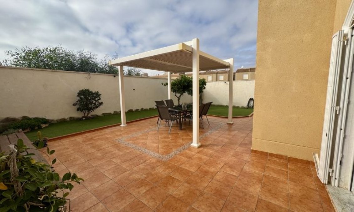 Wiederverkauf - Villa -
Torrevieja - Costa Blanca