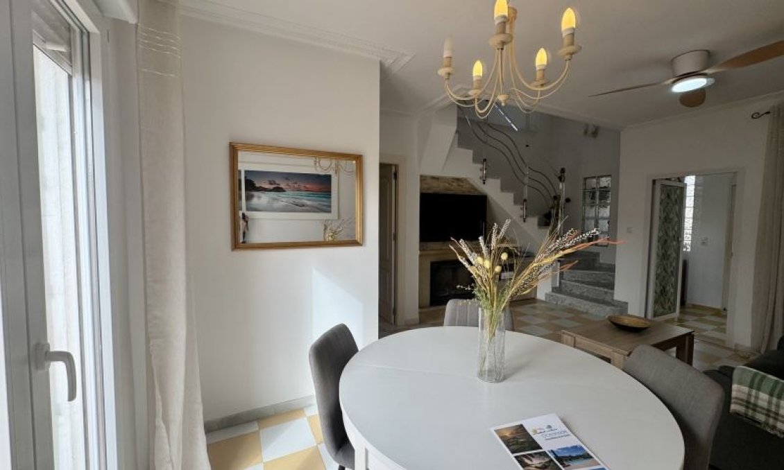 Wiederverkauf - Villa -
Torrevieja - Costa Blanca