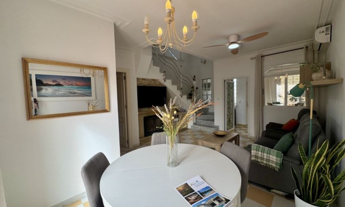 Wiederverkauf - Villa -
Torrevieja - Costa Blanca