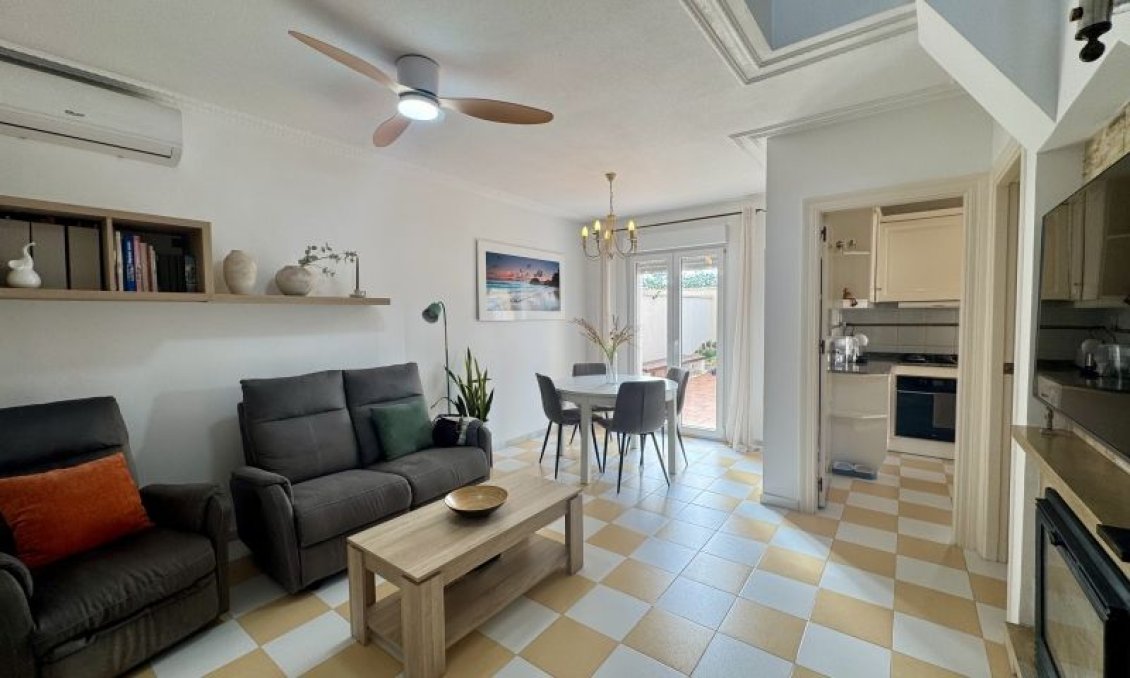 Wiederverkauf - Villa -
Torrevieja - Costa Blanca