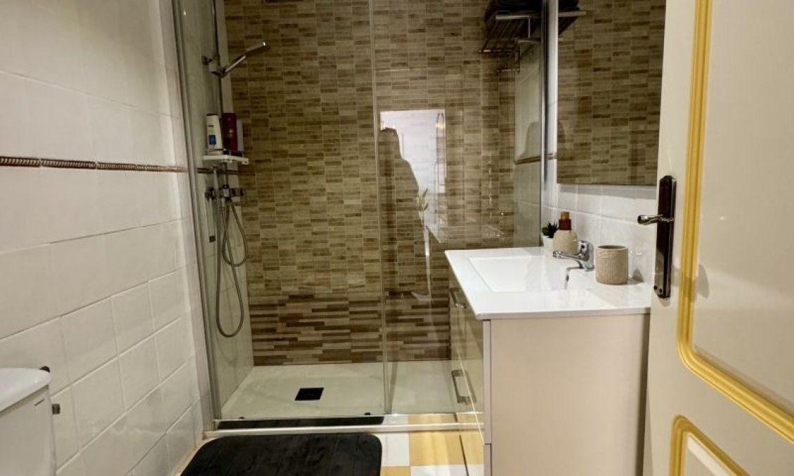 Wiederverkauf - Villa -
Torrevieja - Costa Blanca
