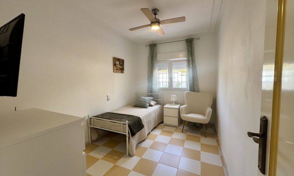 Wiederverkauf - Villa -
Torrevieja - Costa Blanca
