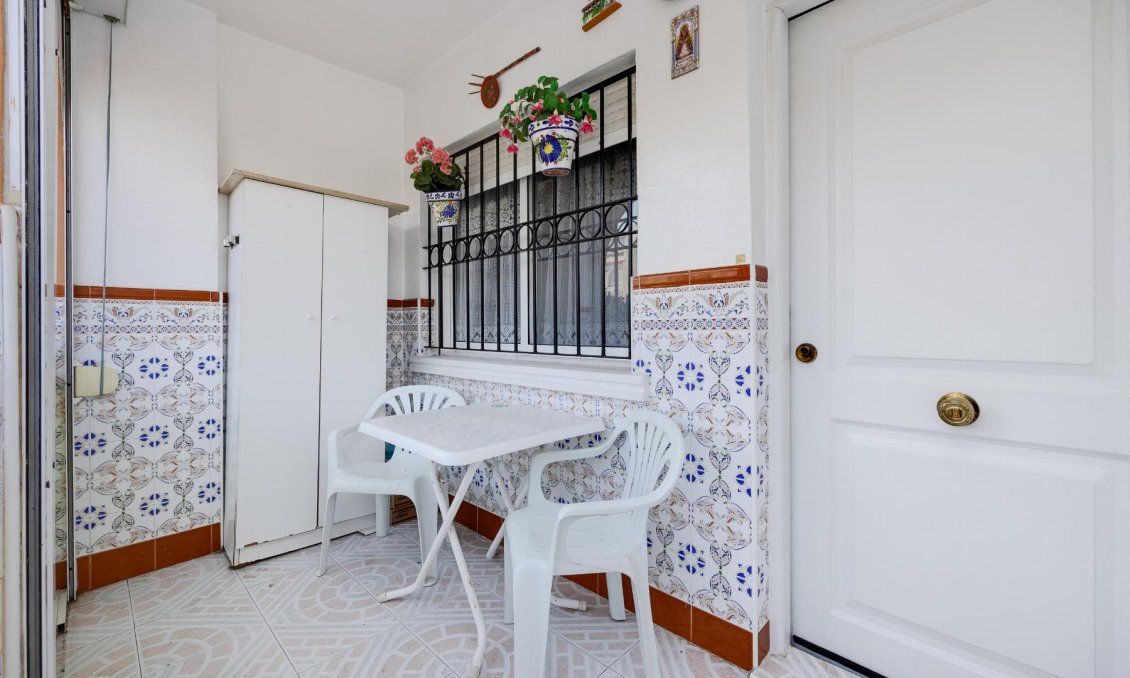 Resale - Bungalow -
Torrevieja - Costa Blanca