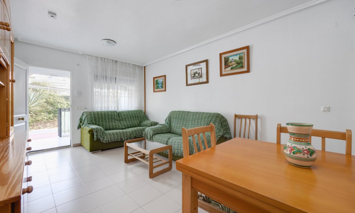 Resale - Bungalow -
Torrevieja - Costa Blanca