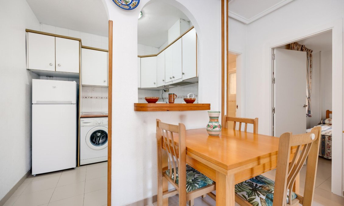 Resale - Bungalow -
Torrevieja - Costa Blanca