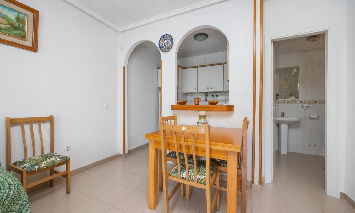 Resale - Bungalow -
Torrevieja - Costa Blanca
