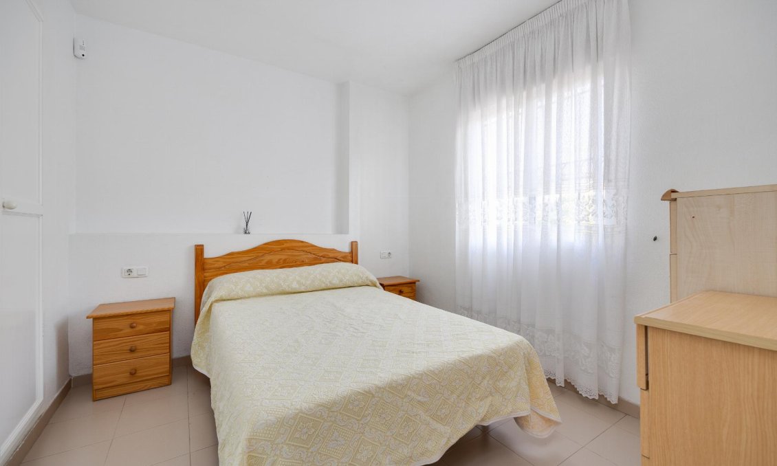 Resale - Bungalow -
Torrevieja - Costa Blanca